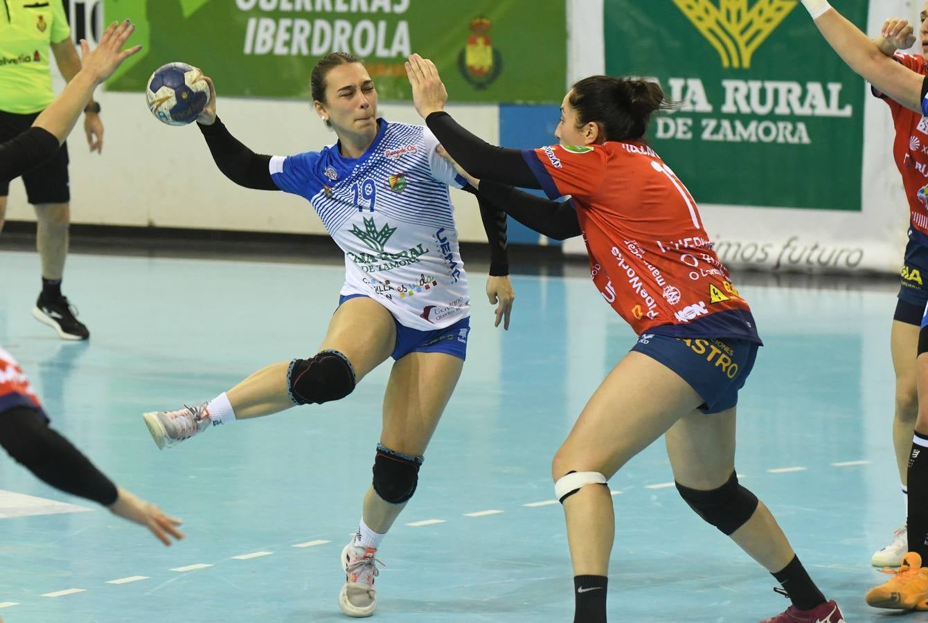 Fotos: El Caja Rural Aula estará en la fase final de la Copa de la Reina tras vencer al Porriño 30-22