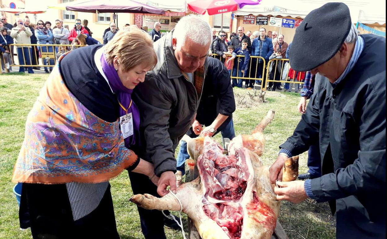 Tradicional matanza del cerdo en Baños de Cerrato (Palencia).