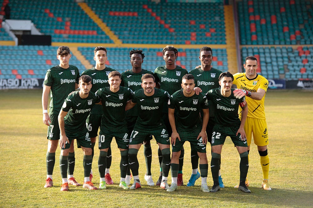 El Salamanca CF UDS, que ganaba con uno menos al Leganés B, cedió el empate en el 89 y seguirá una jornada más en posición de descenso