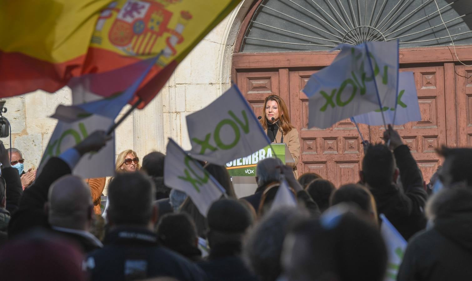 Fotos: Mitin de Vox en Valladolid con la diputada Macarena Olona