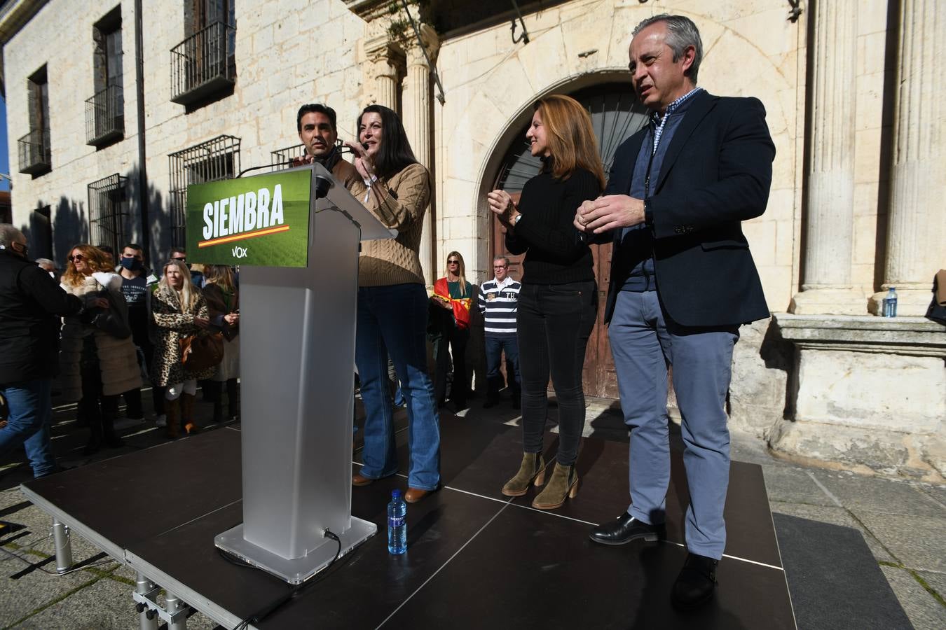 Fotos: Mitin de Vox en Valladolid con la diputada Macarena Olona