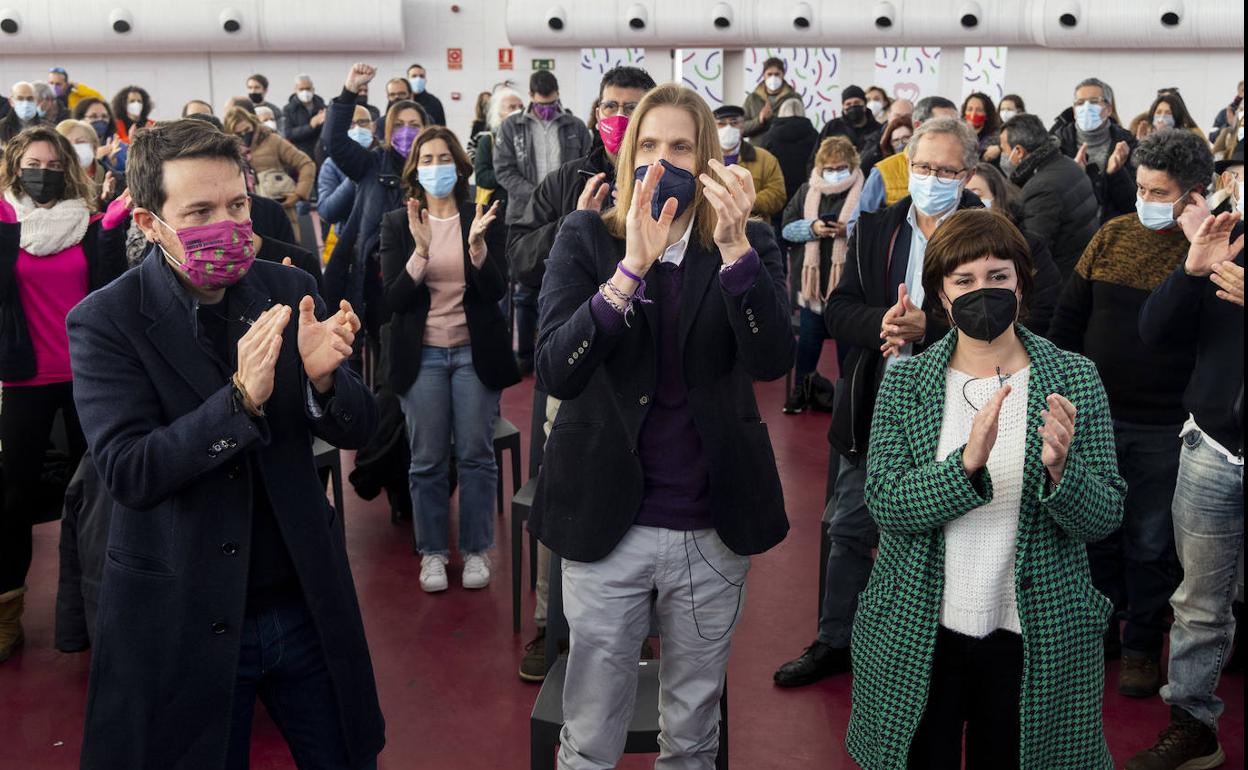 Pablo Iglesias, Pablo Fernández y María Sánchez, en la Cúpula de Milenio de Valladolid.