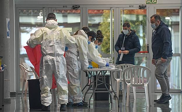 La región suma 8.606 nuevos casos de covid y 49 muertos el fin de semana