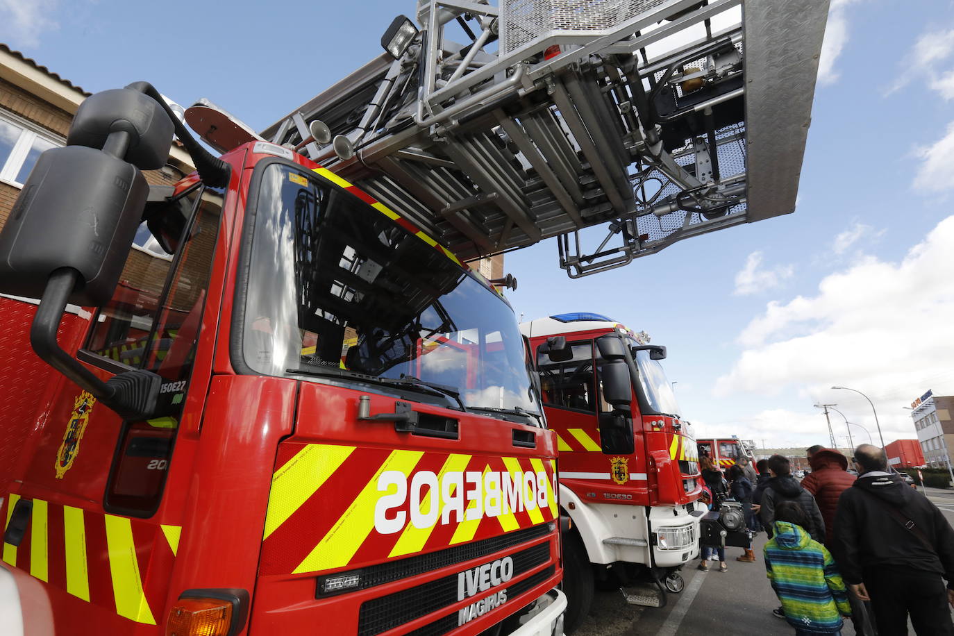 Camiones de bomberos en el Parque de Palencia. 