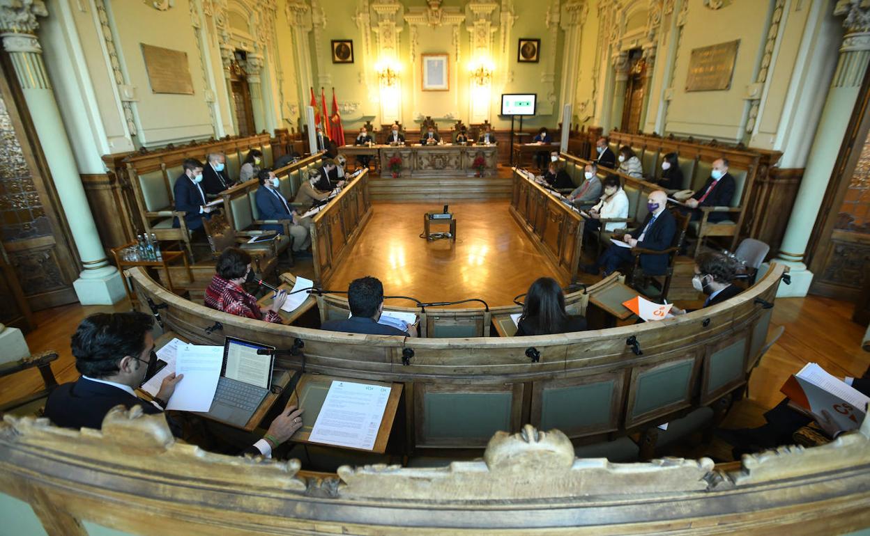 Salón de plenos del Ayuntamiento de Valladolid. 