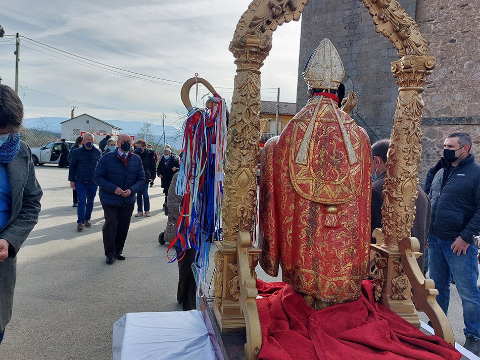 San Blas protege las gargantas de los vecinos de Herguijuela de la Sierra