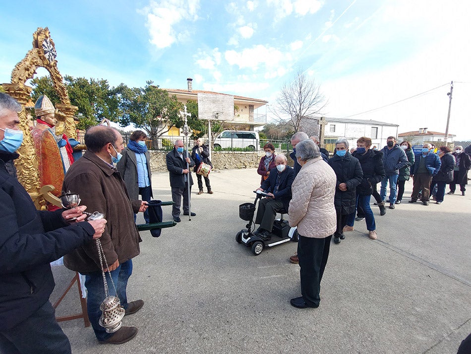 San Blas protege las gargantas de los vecinos de Herguijuela de la Sierra