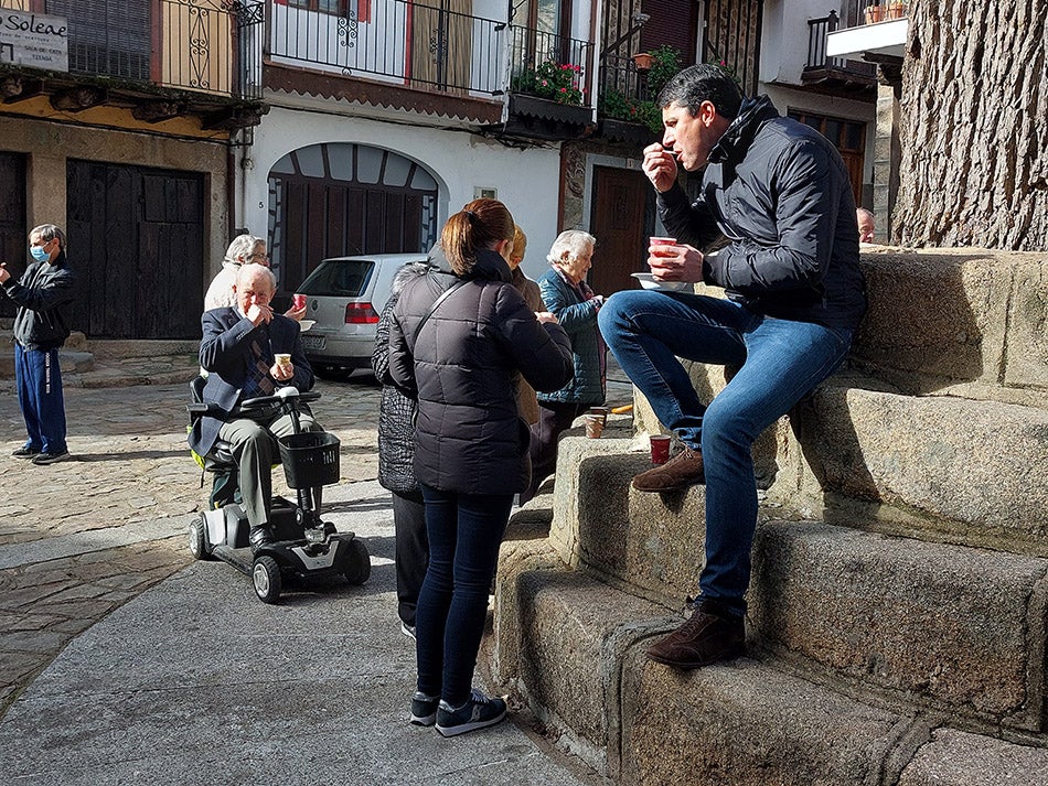 San Blas protege las gargantas de los vecinos de Herguijuela de la Sierra