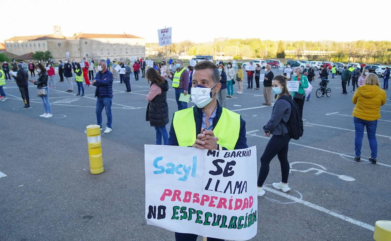 Vecinos manifestándose para solicitar un centro de salud en el barrio Prosperidad.. 