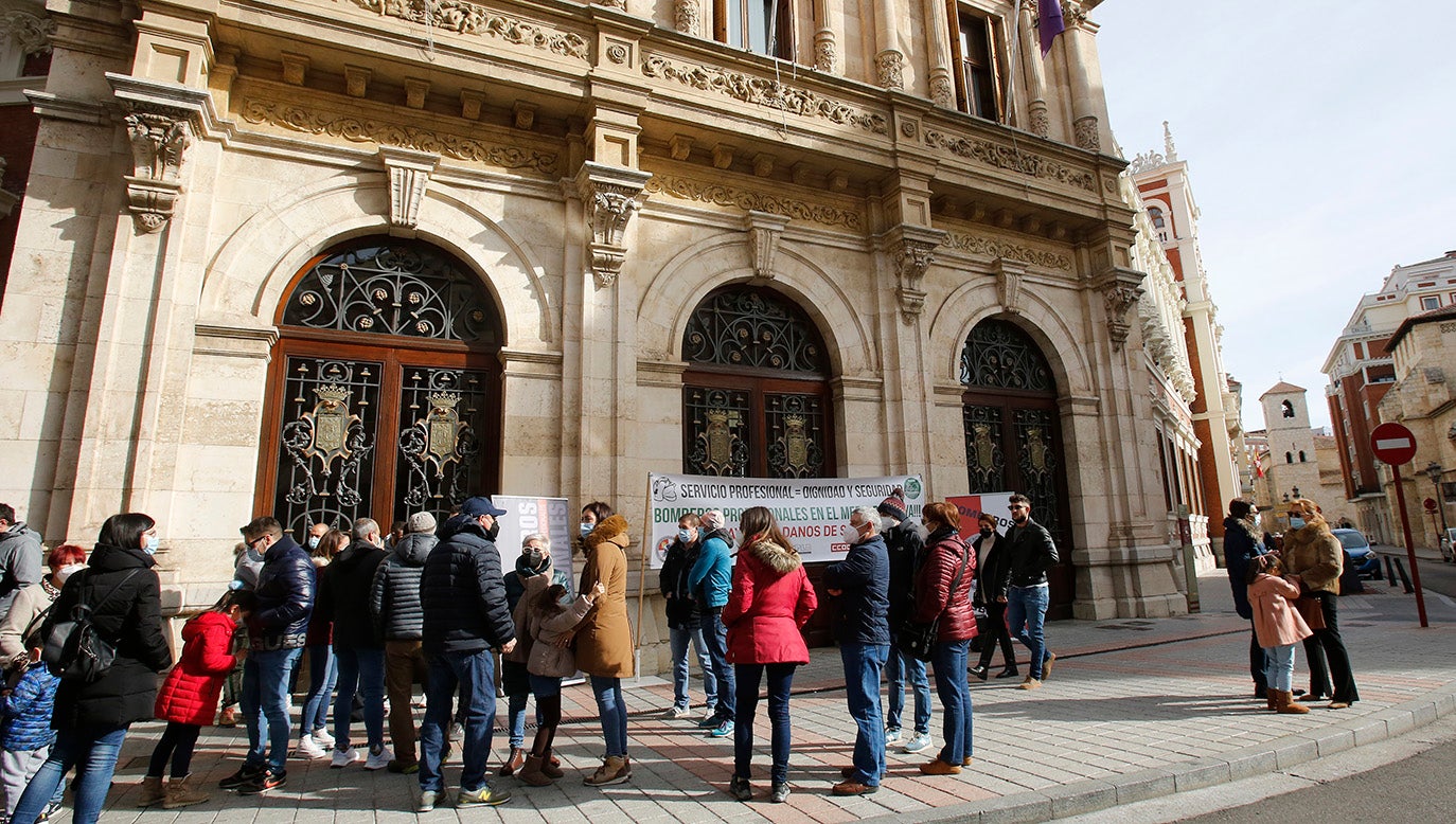 Los bomberos de Palencia exigen efectivos profesionales en la provincia