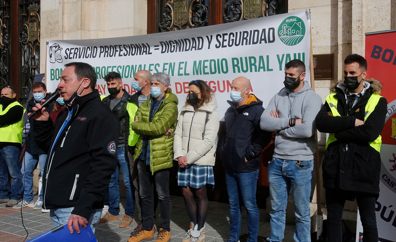 Los bomberos de Palencia exigen efectivos profesionales en la provincia