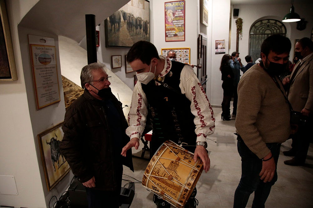 La exposición de enseres típicos y el pregón-homenaje inauguran las XXXVI Jornadas de la Matanza Típica de Guijuelo