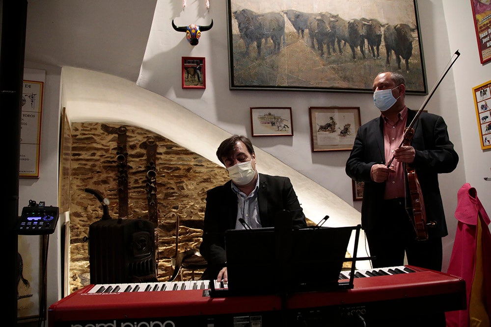 La exposición de enseres típicos y el pregón-homenaje inauguran las XXXVI Jornadas de la Matanza Típica de Guijuelo