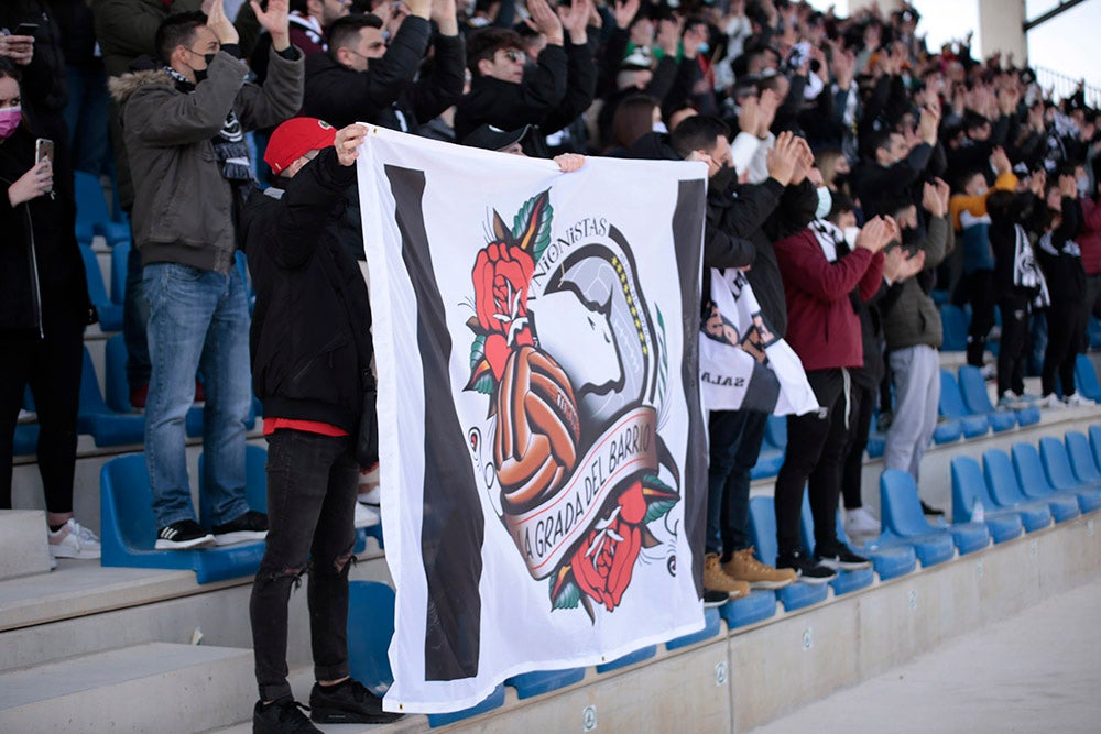 Unionistas golea al Talavera en otra comunión perfecta con el Reina Sofía y su afición (4-1)