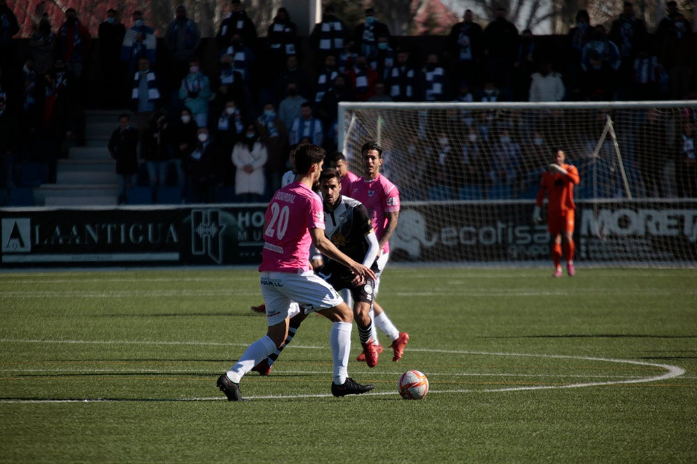 Unionistas golea al Talavera en otra comunión perfecta con el Reina Sofía y su afición (4-1)