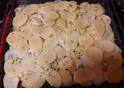 Imagen secundaria 1 - Rodaballo al horno con patatas