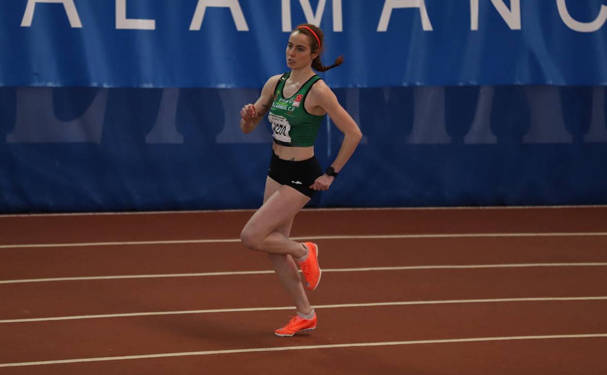 Espectacular mejor marca personal de Lorena Martín en Sabadell con 2:01.34 y mínima para el Mundial