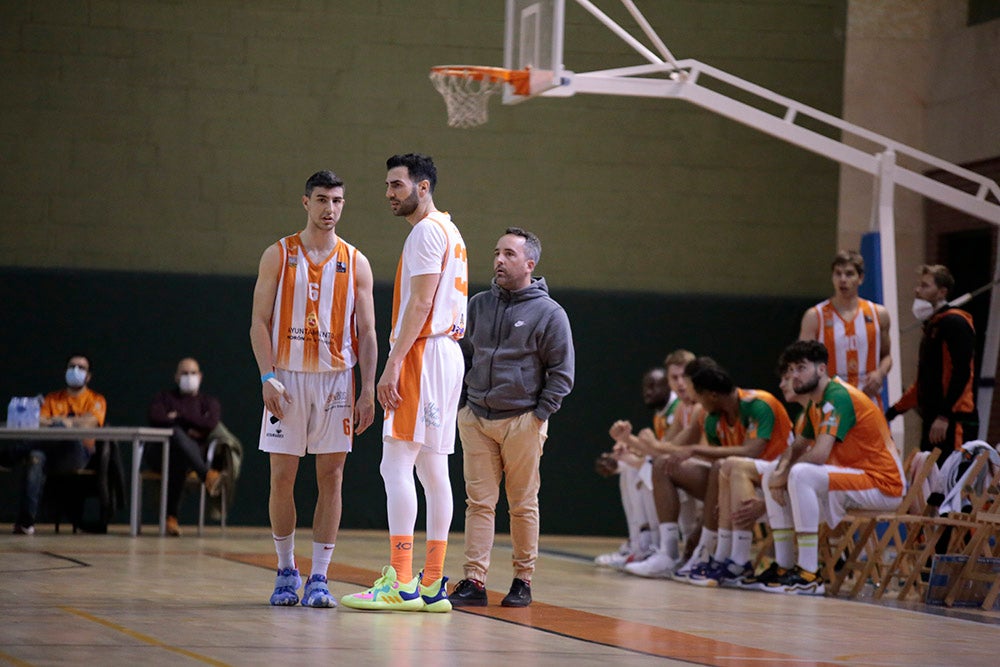 Un Aquimisa Carbajosa sin defensa ni rebote sigue hundiéndose un poco más en la tabla (73-81)