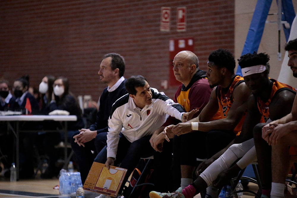 Un Aquimisa Carbajosa sin defensa ni rebote sigue hundiéndose un poco más en la tabla (73-81)