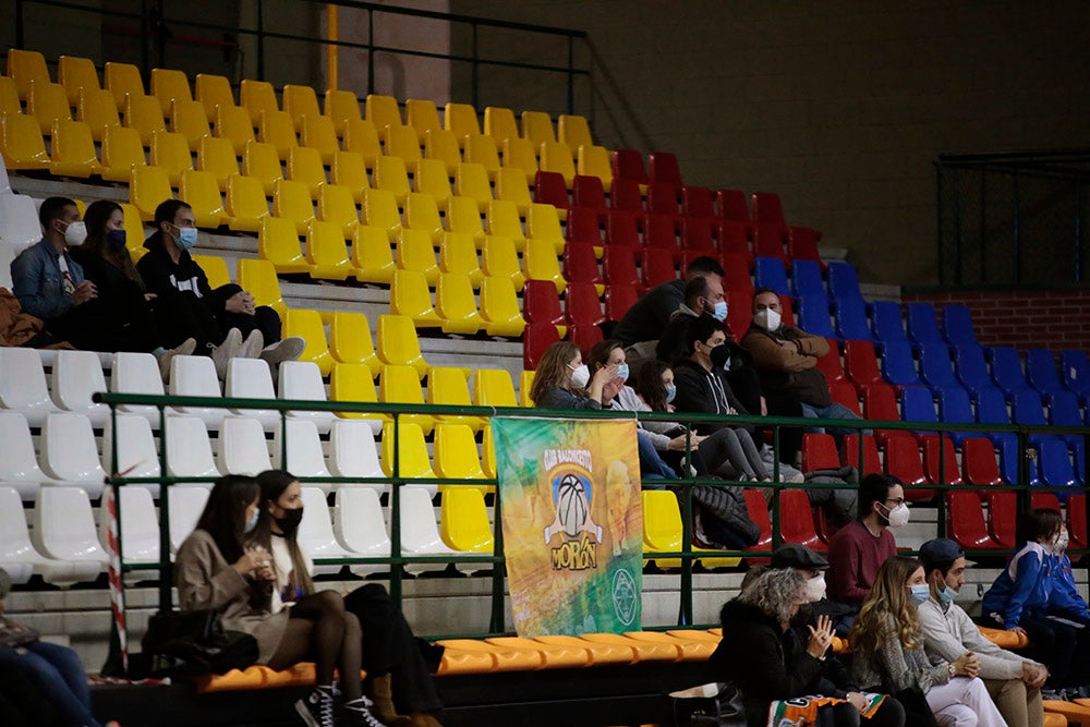 Un Aquimisa Carbajosa sin defensa ni rebote sigue hundiéndose un poco más en la tabla (73-81)