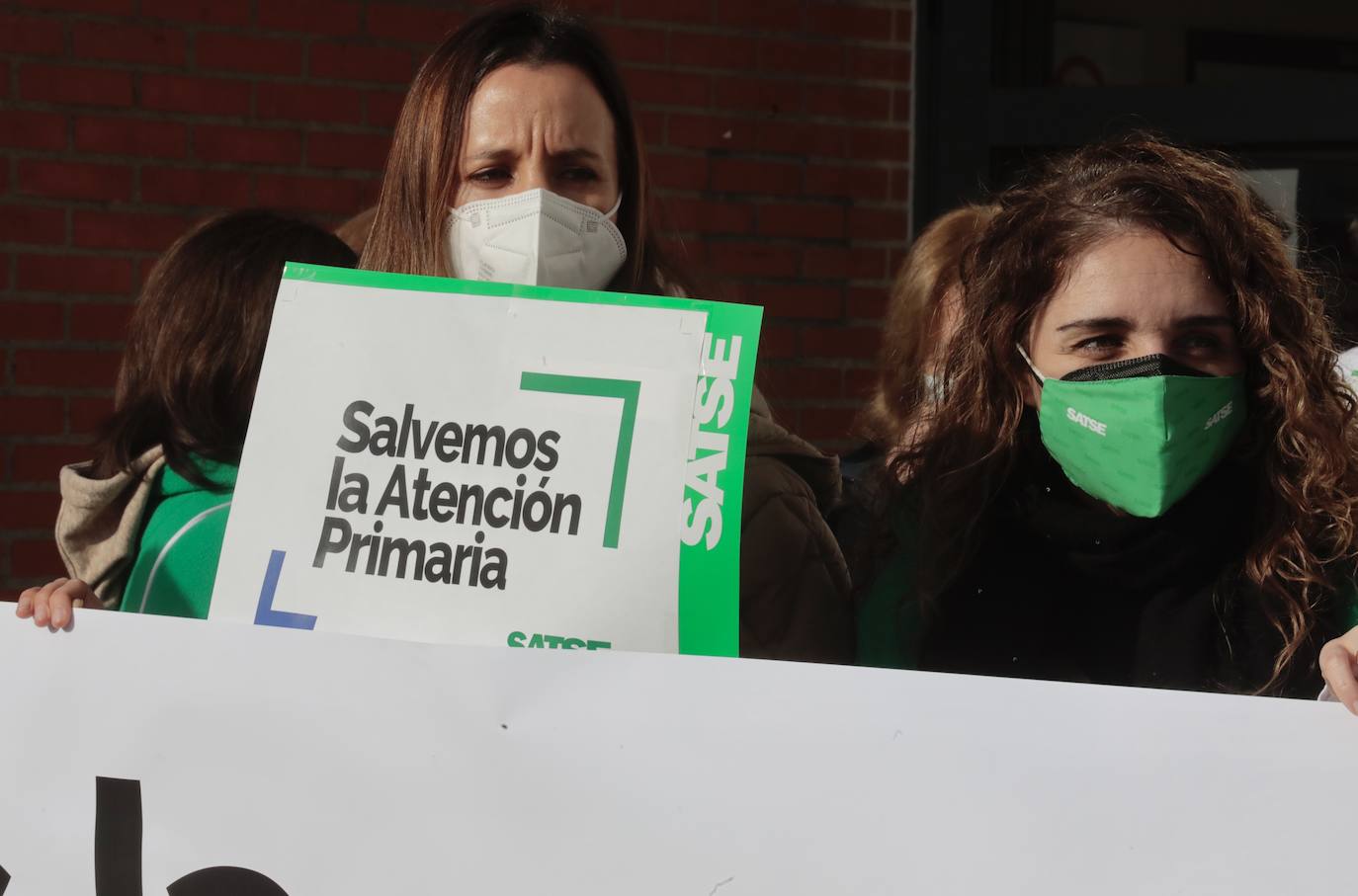Fotos: Protesta de enfermeros y fisioterapeutas en Valladolid
