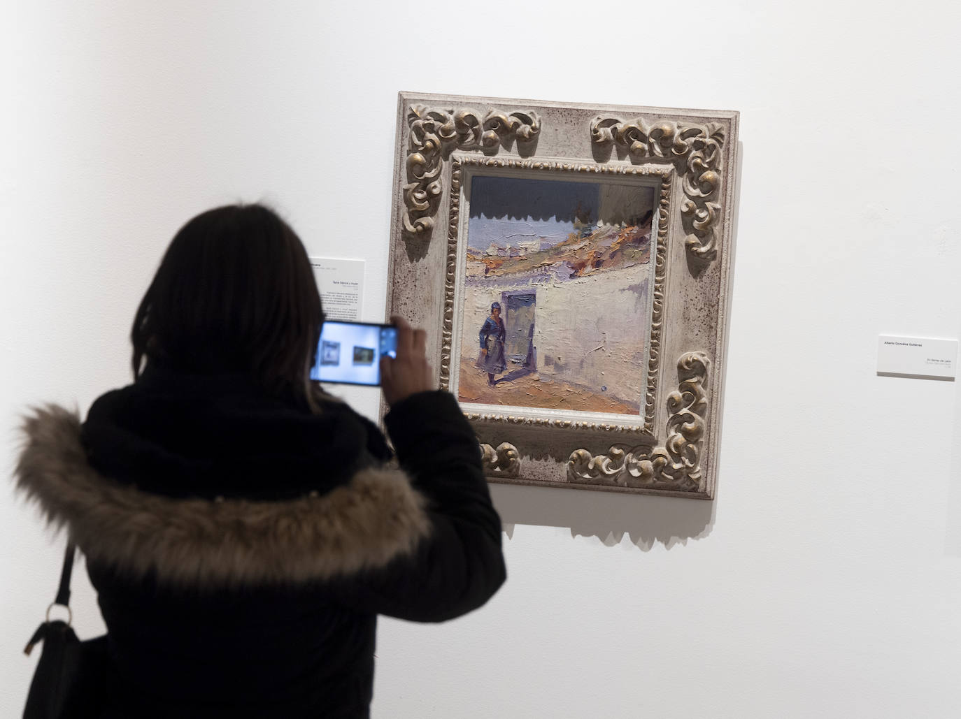 Varios momentos en la exposición 'Femenino rural', en la sala de la Pasión. 