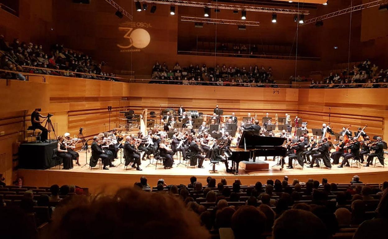 Un momento del concierto de la Oscyl, este jueves en el auditorio Miguel Delibes. 