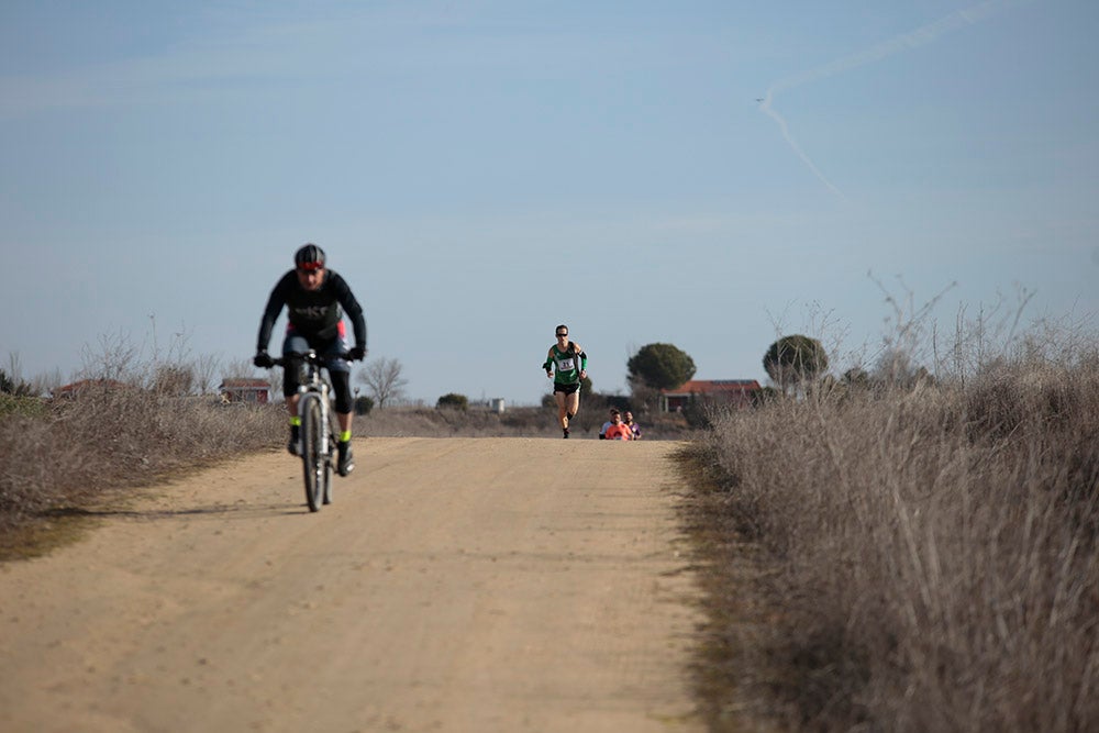 Manuel Vicente Tejedor y Verónica Sánchez culminaron sus correspondientes triunfos en la Liga de Cross imponiéndose en la última jornada en Cabrerizos