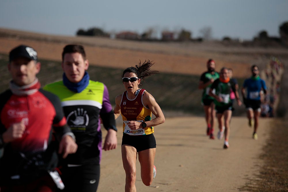 Manuel Vicente Tejedor y Verónica Sánchez culminaron sus correspondientes triunfos en la Liga de Cross imponiéndose en la última jornada en Cabrerizos