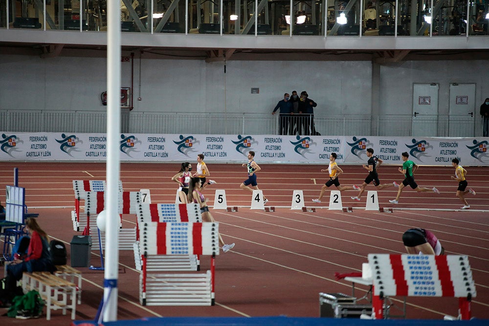 Hortelano y Erta logran la mínima mundialista en 400 en Salamanca, Óscar Husillos abandona y Álvaro de Arriba se queda cerca en 800