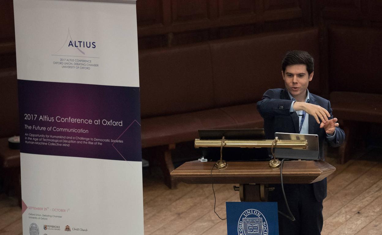 Alexandre Pérez Casares, durante una de las conferencias de Altius Socieyt en Oxford. 