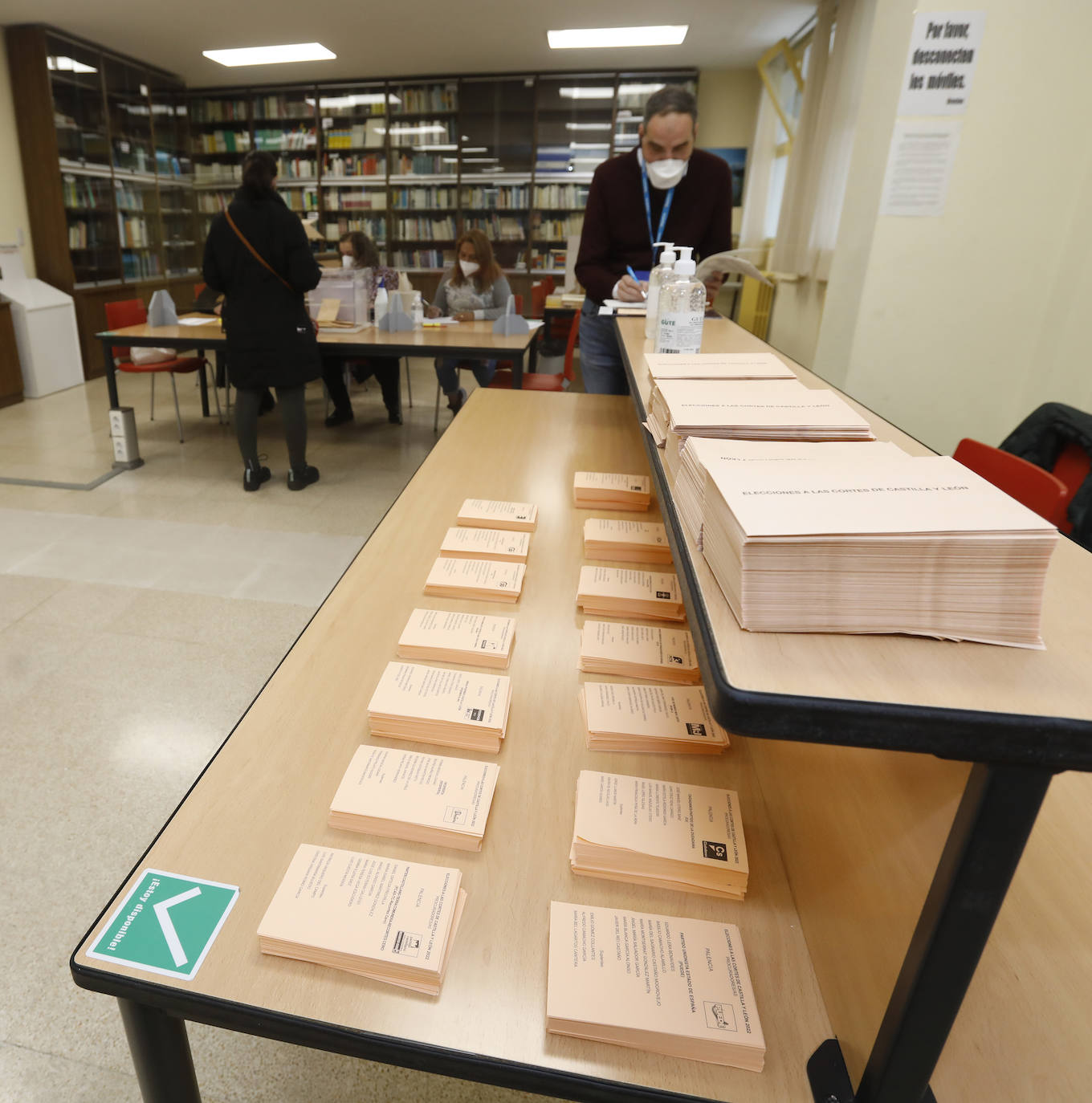 Colegio electoral en Palencia. 