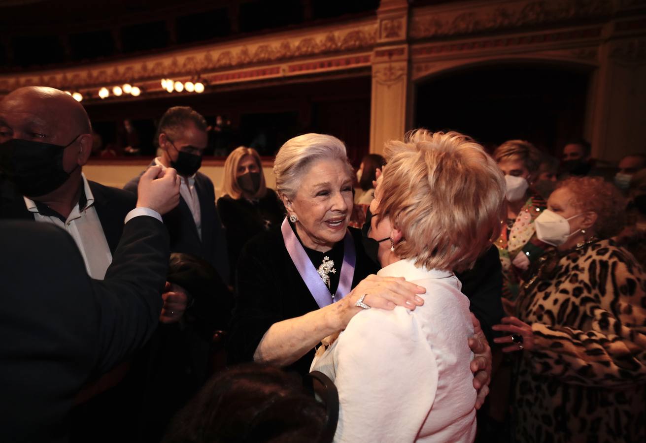 Fotos: Lola Herrera recibe la Medalla de Oro de Valladolid