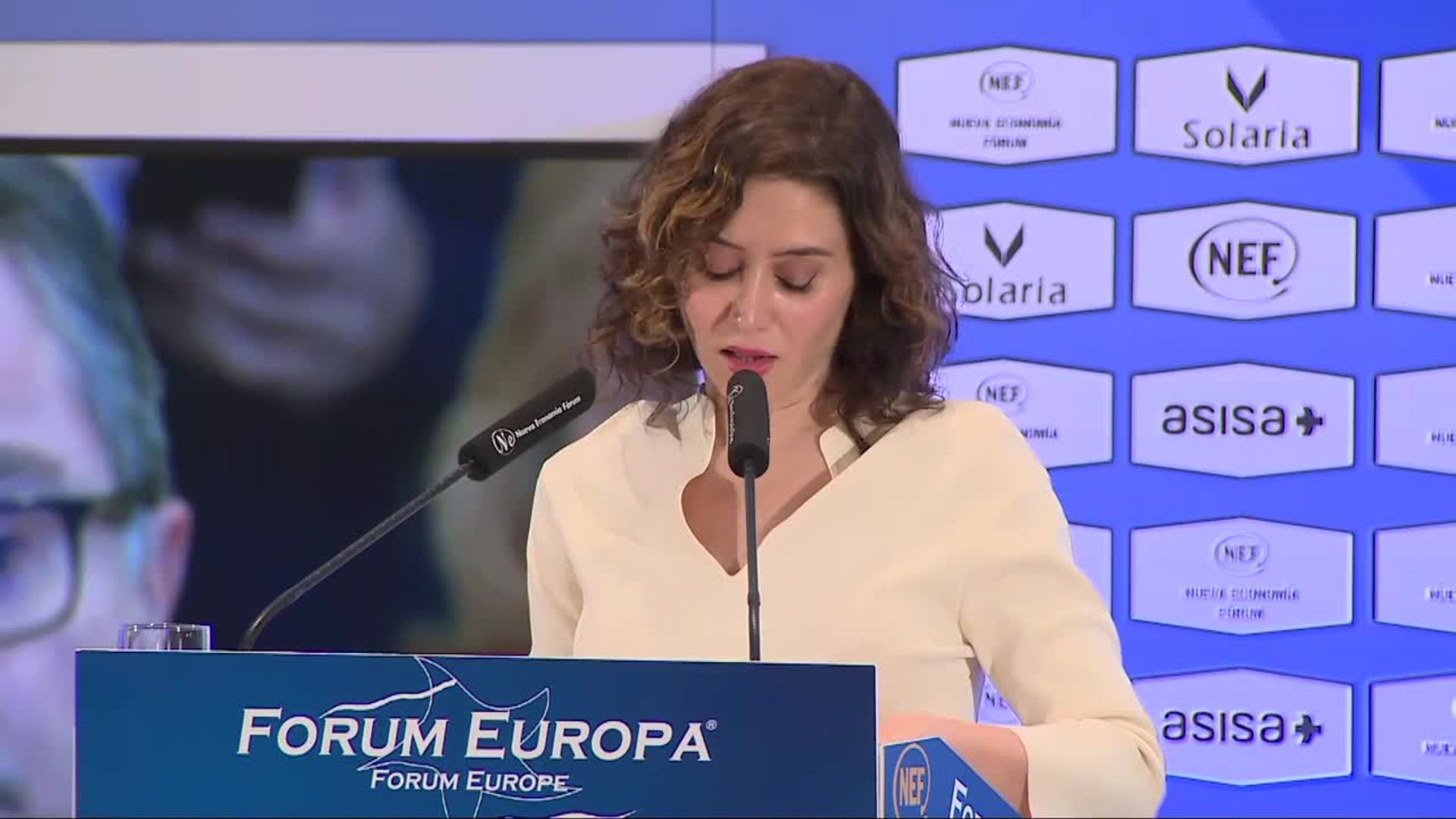 Ayuso espera que CyL tenga "pronto" un gobierno