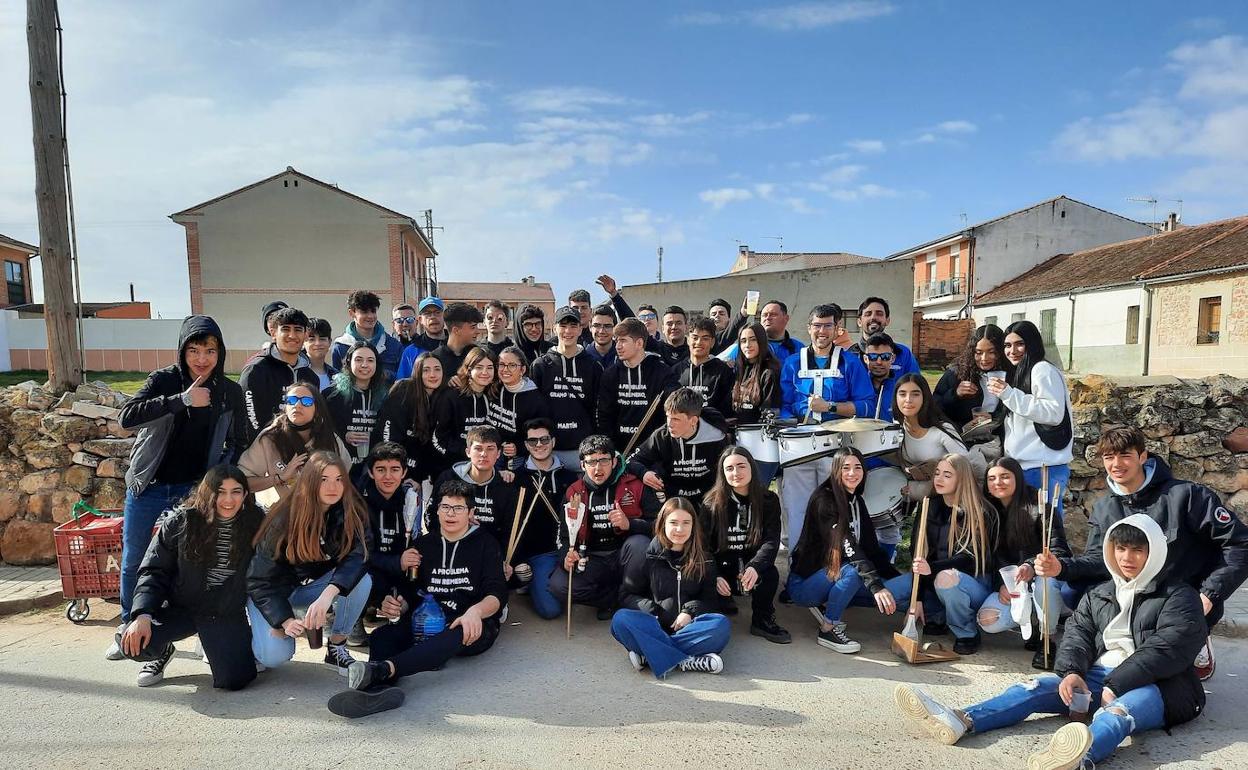 Participantes en la fiesta de los quintos en Cantimpalos.