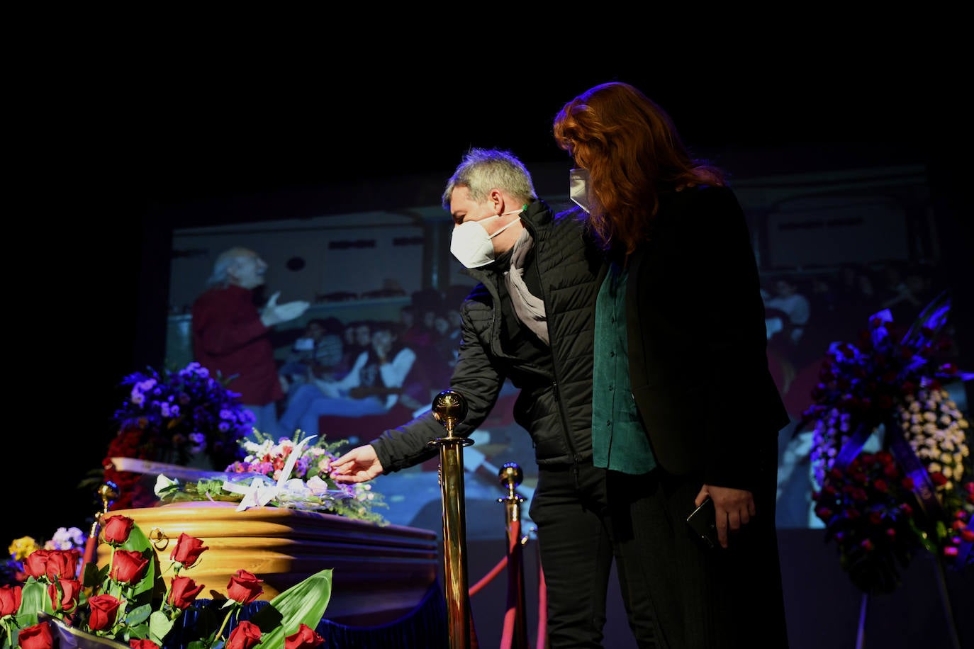 Fotos: La capilla ardiente de Juan Antonio Quintana en el Teatro Zorrilla de Valladolid