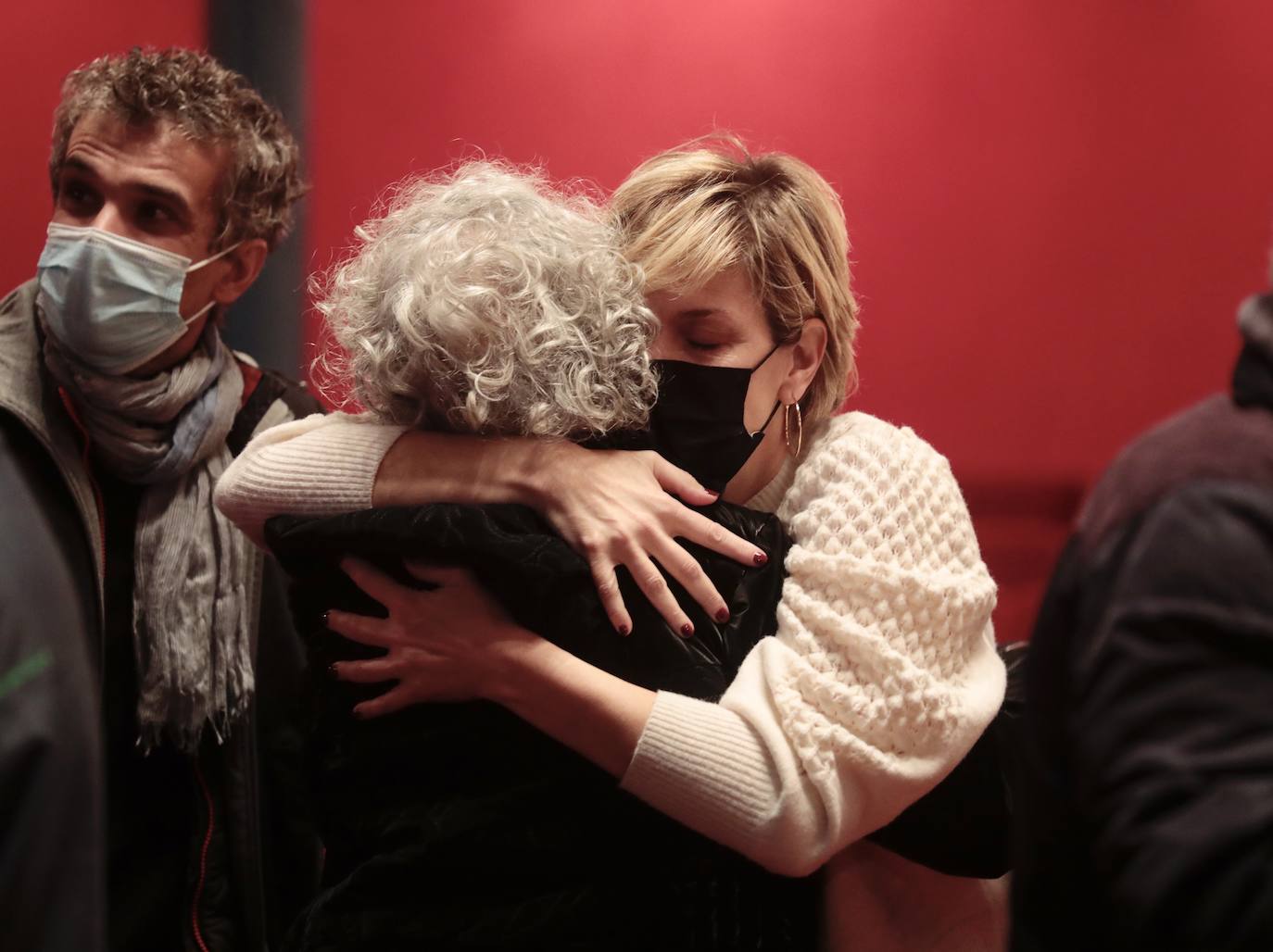 Fotos: Capilla ardiente de Juan Antonio Quintana en el Teatro Zorrilla (1/2)