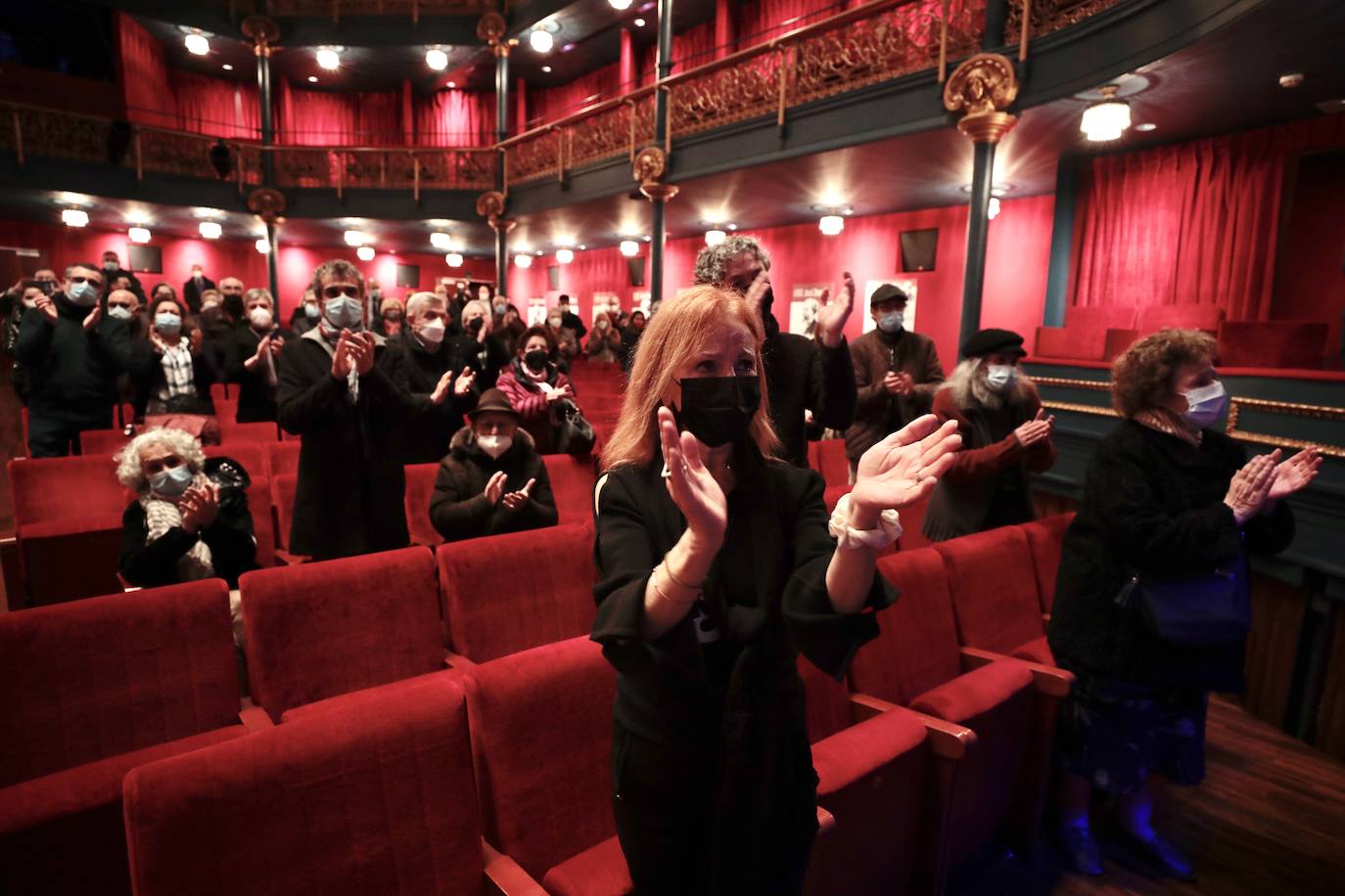 Fotos: Capilla ardiente de Juan Antonio Quintana en el Teatro Zorrilla (2/2)