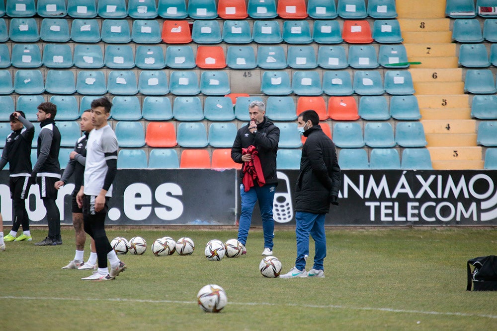 María Hernández toma las riendas del Salamanca UDS con una sesión a puerta cerrada