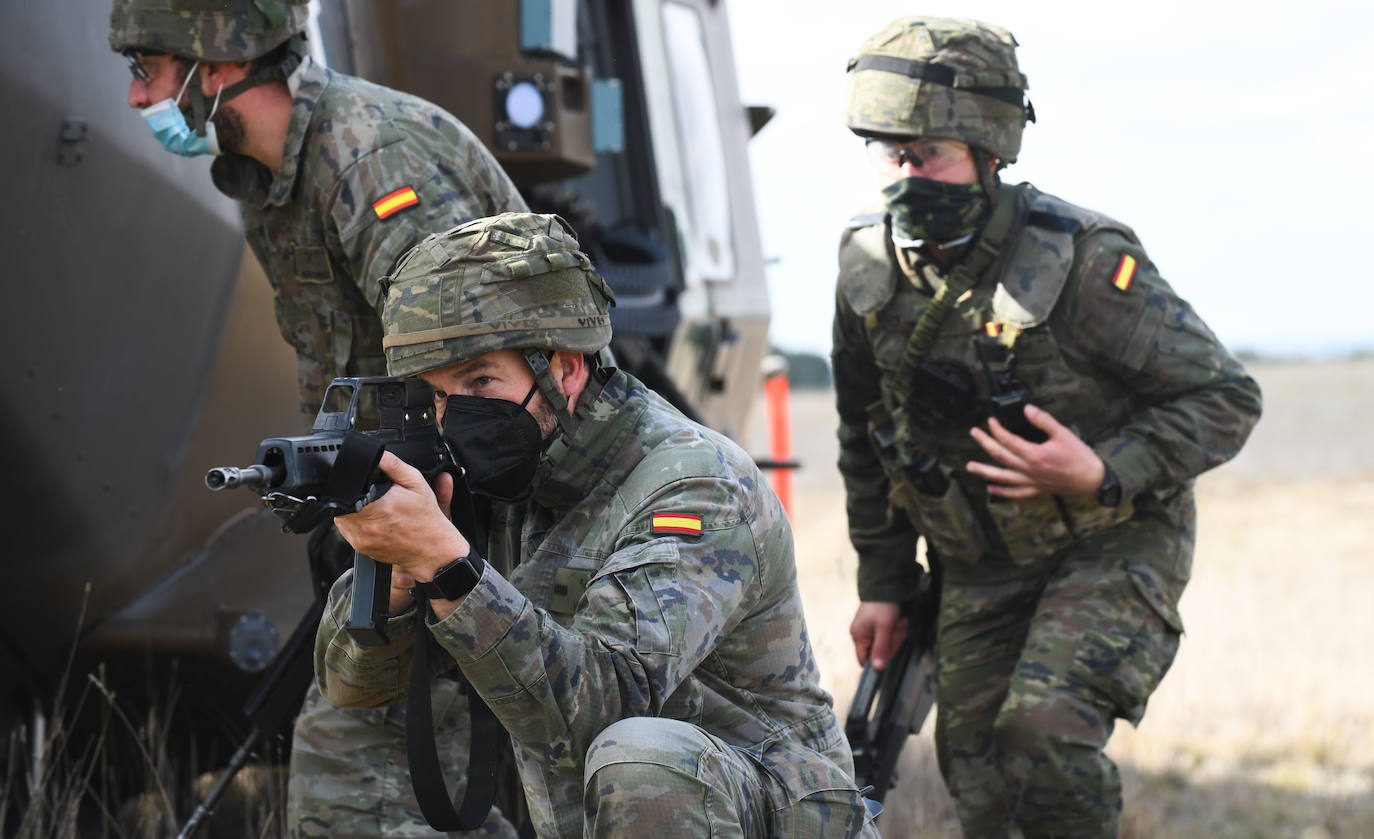 Fotos: Maniobras militares en la base Renedo-Cabezón (1/2)