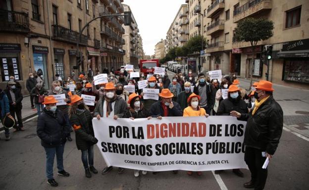 El personal de Servicios Sociales denuncia el abandono de los centros asistenciales de Salamanca