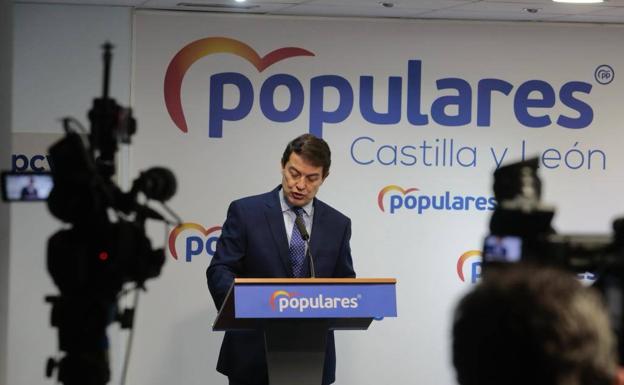 Alfonso Fernández Mañueco en la rueda de prensa que ha dado en la sede del Partido Popular de Castilla y León