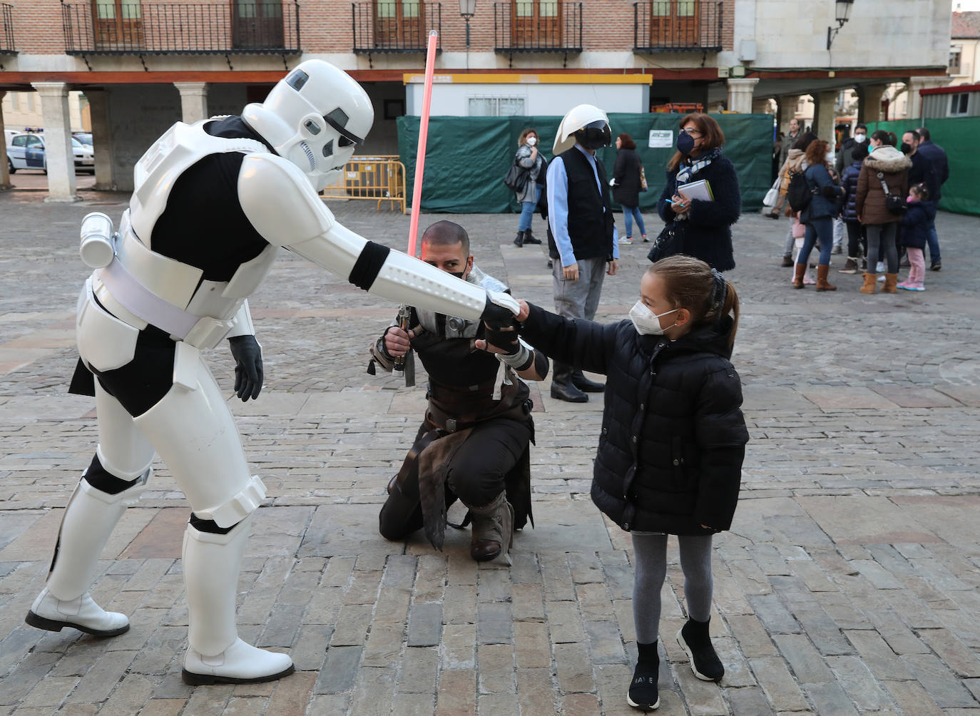 Fotos: La nave de &#039;Star Wars&#039; vacuna ilusión en Palencia