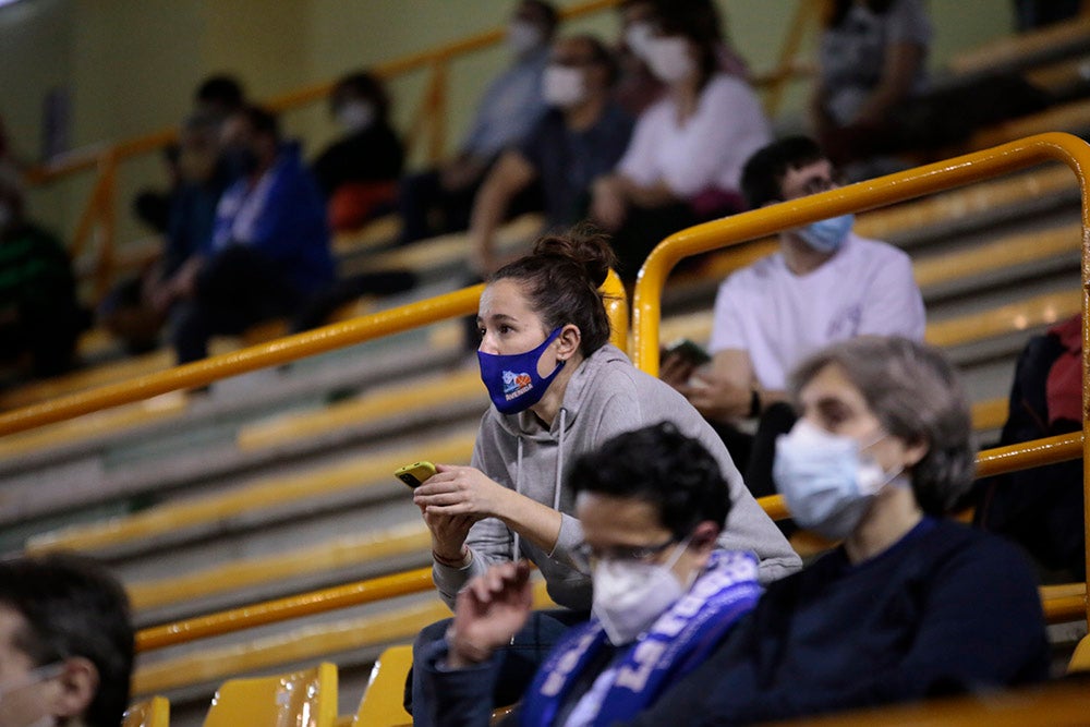 Regreso de la afición del CB Avenida a Würzburg tras dos semanas si ver a su equipo en una noche en la que tocó sufrir ante el Estudiantes