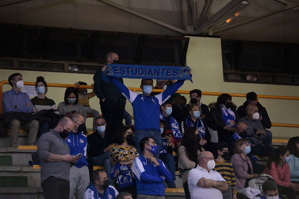 Regreso de la afición del CB Avenida a Würzburg tras dos semanas si ver a su equipo en una noche en la que tocó sufrir ante el Estudiantes