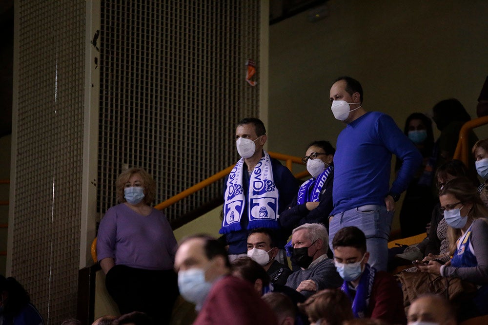 Regreso de la afición del CB Avenida a Würzburg tras dos semanas si ver a su equipo en una noche en la que tocó sufrir ante el Estudiantes