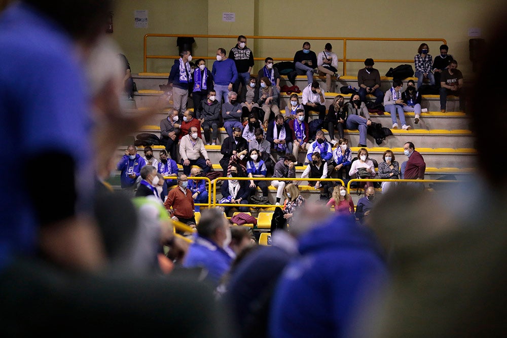 Regreso de la afición del CB Avenida a Würzburg tras dos semanas si ver a su equipo en una noche en la que tocó sufrir ante el Estudiantes