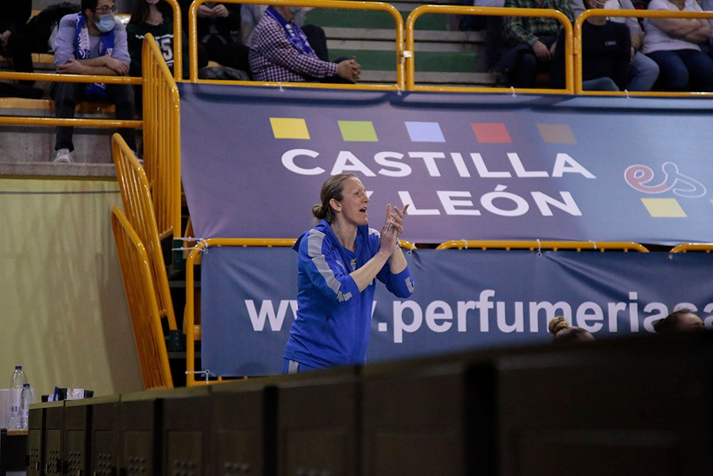 El CB Avenida sufre hasta el final ante un valiente Estudiantes (71-70)