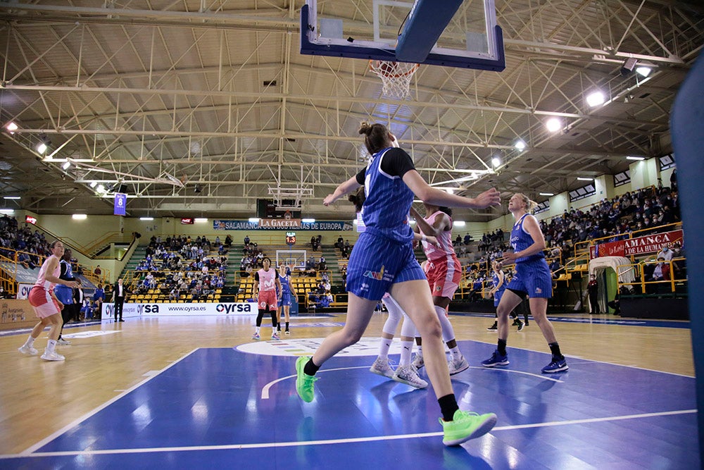 El CB Avenida sufre hasta el final ante un valiente Estudiantes (71-70)