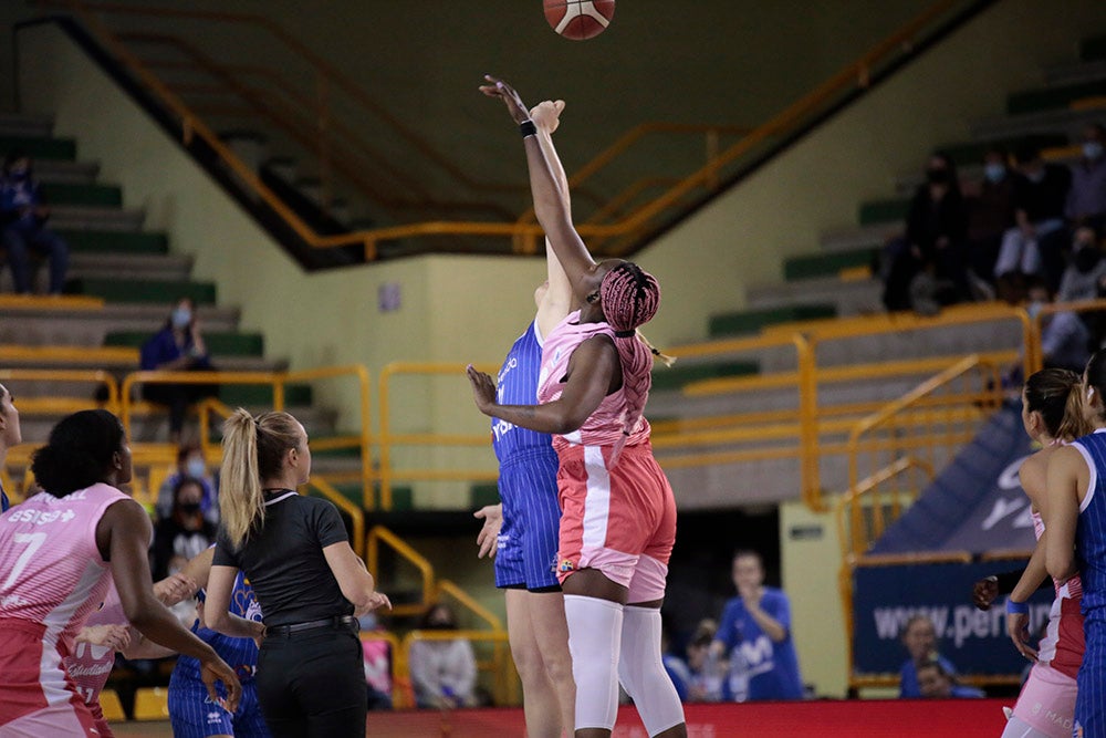 El CB Avenida sufre hasta el final ante un valiente Estudiantes (71-70)